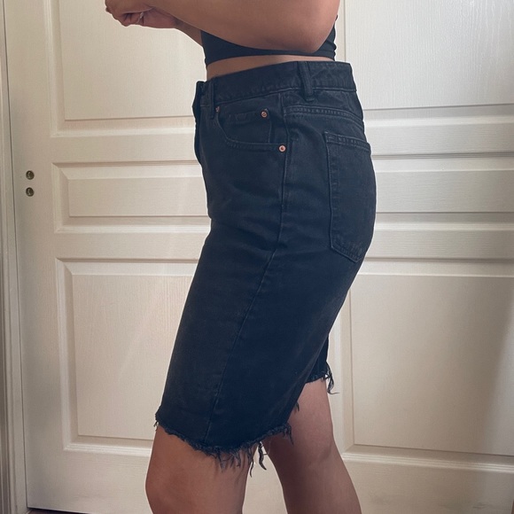 Black denim jorts - Picture 2 of 10